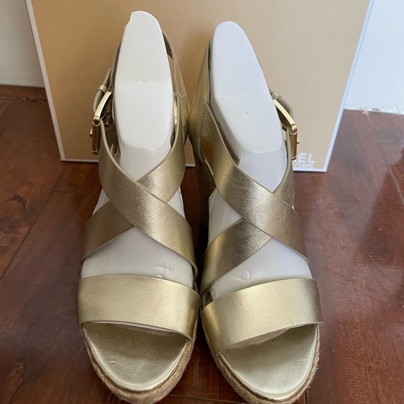 Michael Kors Giovanna Leather Espadrille Wedge Pale Gold - Picture 6 of 7